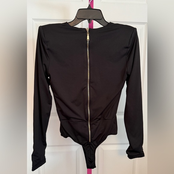 Missguided Peace and Love Plunge
Front Bandage Bodysuit - Picture 3 of 6